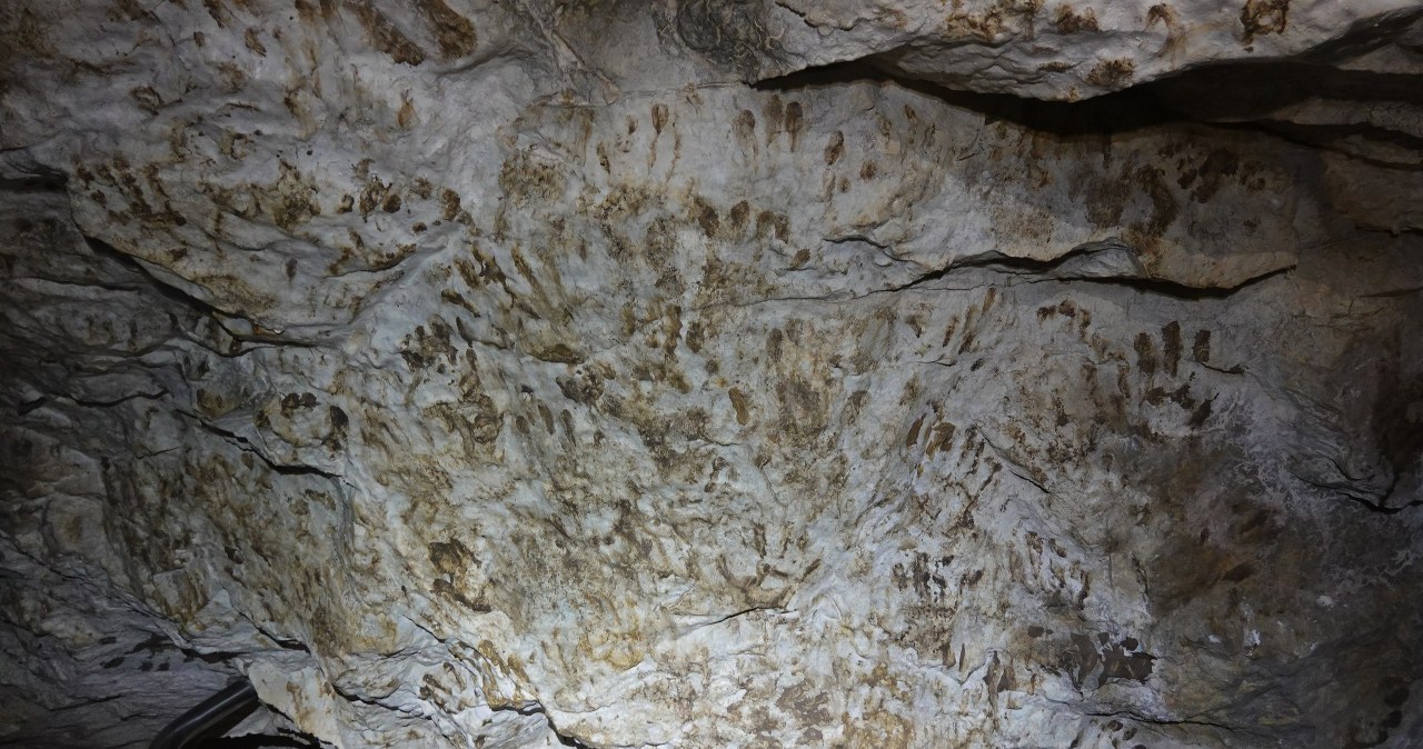 To nie pradawne malowidła jaskiniowe. Nieodwracalna ingerencja w Jaskinię Mroźną