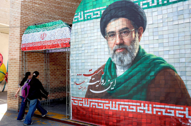 „Pokażemy go na ulicach”. Iran odpowiada na spekulacje o Chameneim