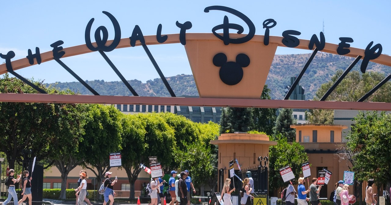 Disney tonie w pieniądzach… i zwalnia setki ludzi. Co się dzieje?