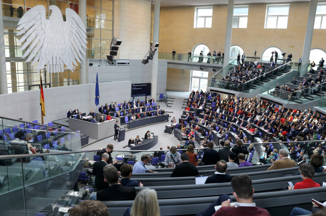 AfD żąda wstrzymania pomocy dla Ukrainy. Burzliwa debata w Bundestagu