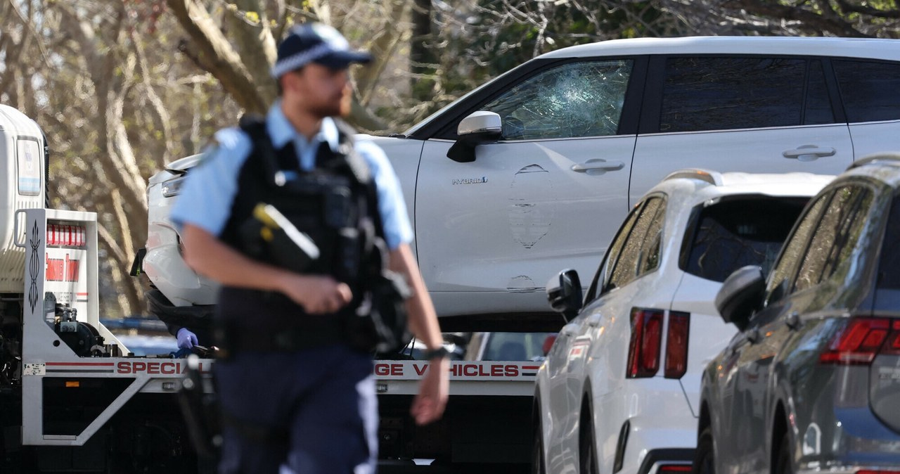 Staranował SUV-em bramę rosyjskiego konsulatu. Ranny policjant