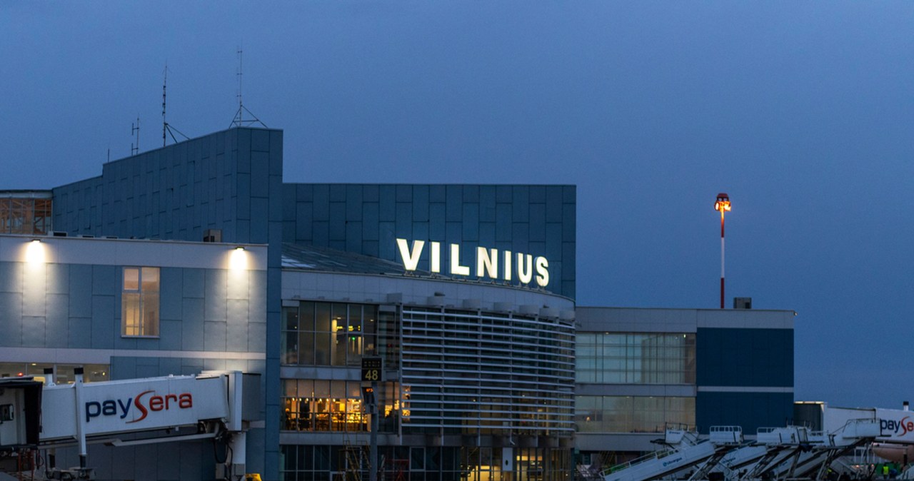 Litwa zamyka granicę z Białorusią. Problemy na lotniskach