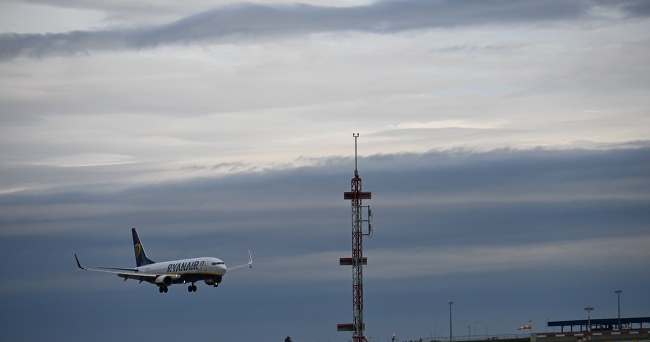 Samolot Ryanair nie mógł wylądować. Poważny problem z GPS