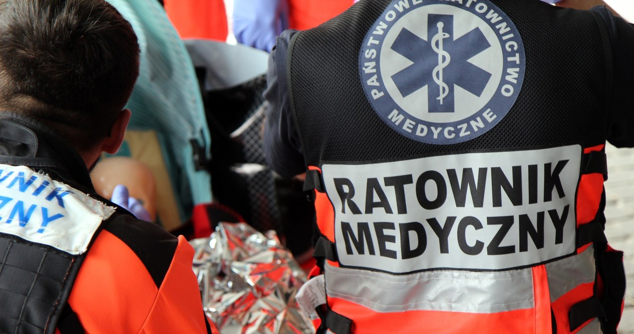 Uderzył i kopnął ratownika. 30-latkowi grożą 3 lata więzienia