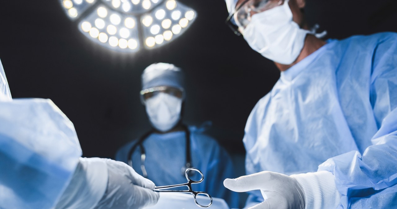 ​Guz ważył 12 kg, miał średnicę 46 cm. Przez wiele lat myślano, że pacjent jest otyły