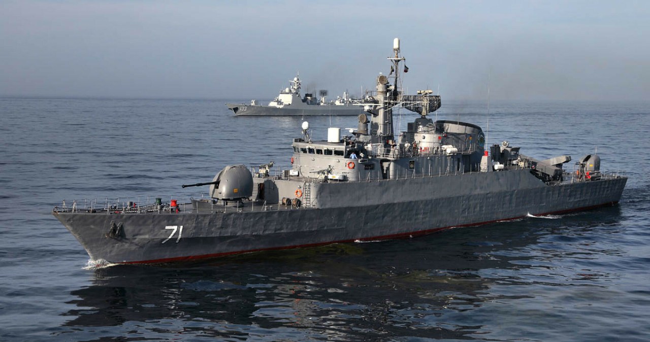 Demonstracja sił w cieśninie Ormuz w przededniu ważnych rozmów