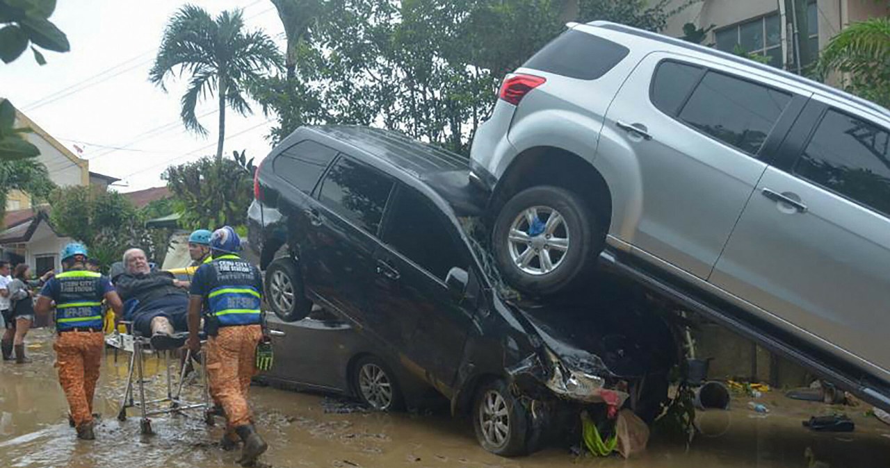 Kataklizm na Filipinach. Woda i błoto pochłaniają miasta
