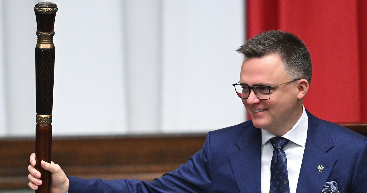 Kto płaci za podróże Szymona Hołowni?