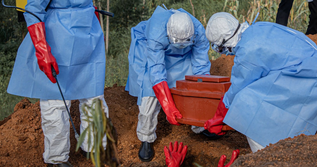 Dramatyczna sytuacja w Afryce. Epidemia eboli przyspiesza, medycy umierają
