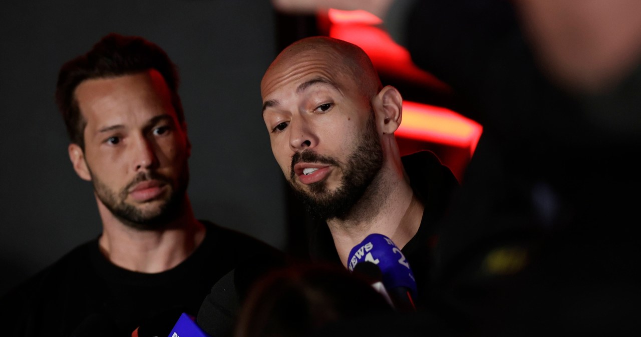 Nowe zarzuty dla kontrowersyjnych influencerów. Chodzi m.in. o handel ludźmi