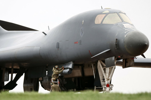 Potężna maszyna w akcji. Bombowiec B-1 uderza po raz pierwszy od wznowienia ataków na Iran