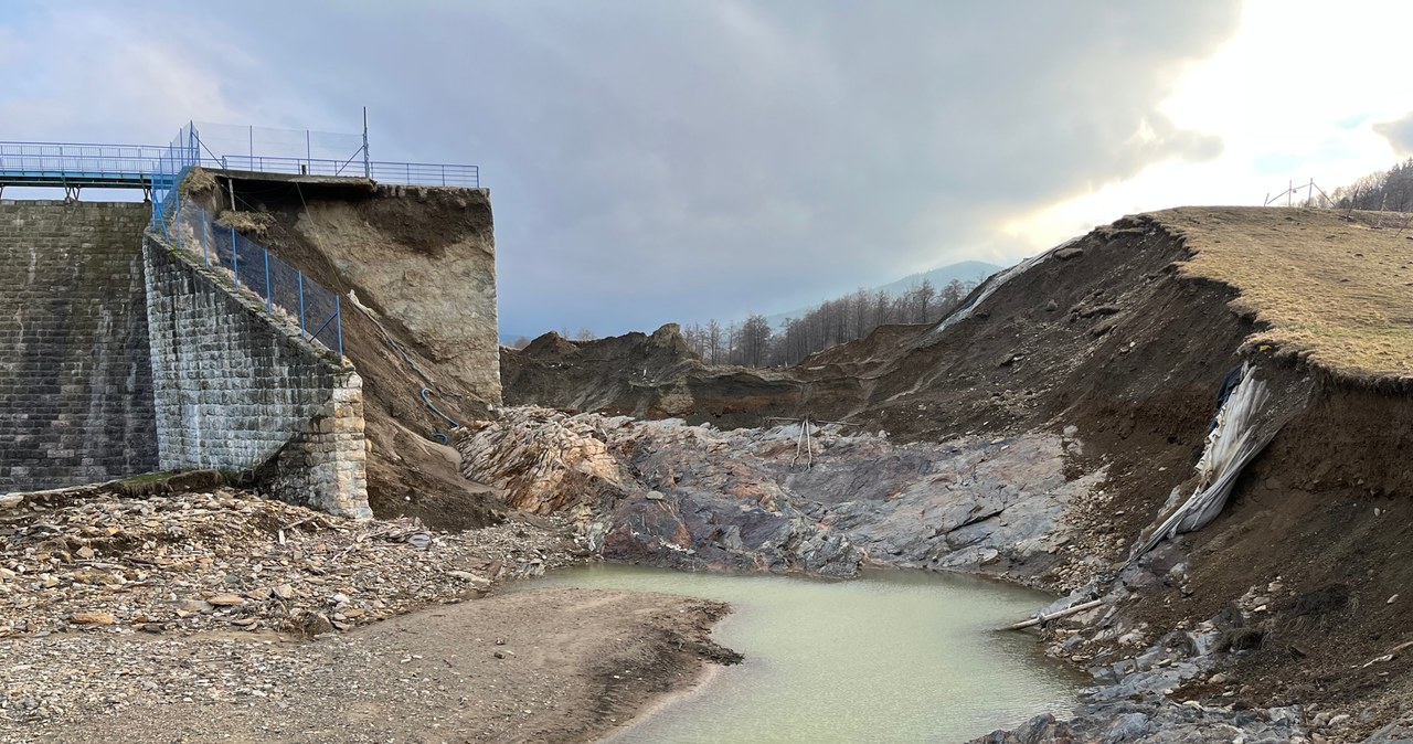 "Żyjemy jak na tykającej bombie". Nowe informacje o odbudowie i śledztwie ws. tamy w Stroniu Śląskim