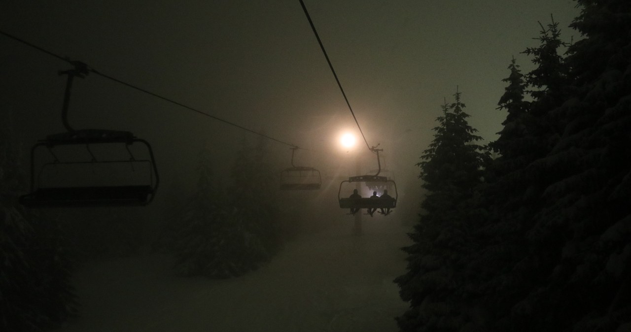 Awaria na stoku narciarskim. Kilkadziesiąt osób utknęło na wyciągu