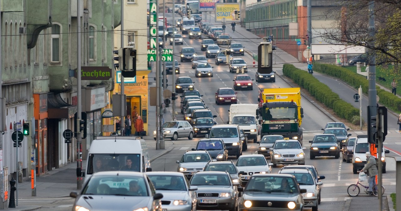 Nowe przepisy w Austrii: Kamery na wjazdach i kary do 2000 euro! Sprawdź, jak nie stracić fortuny