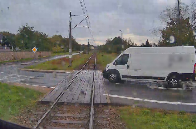 O krok od tragedii na torach w Małopolsce. Szokujące nagranie z kabiny pociągu