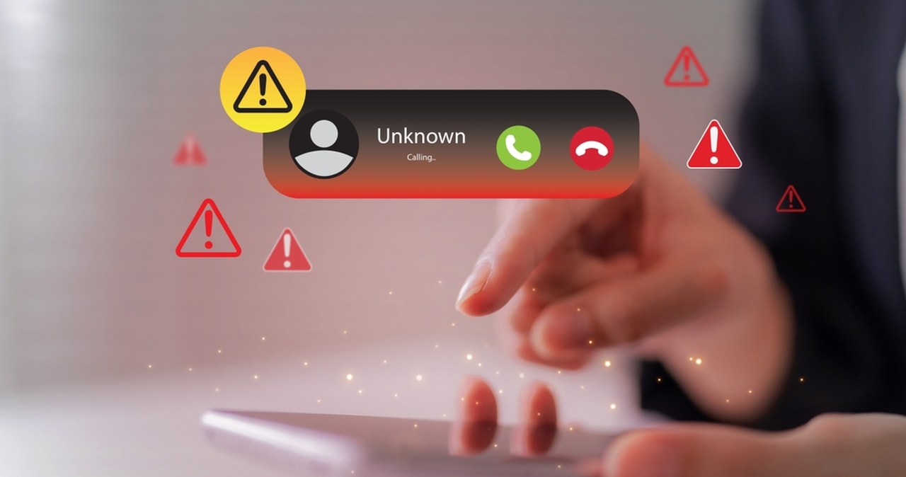 Wyłudzili prawie milion złotych. Udawali policjantów i prokuratorów