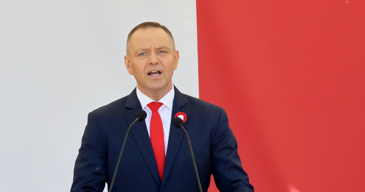 Służby w mieszkaniu Nawrockiego: Fałszywe zgłoszenie na 112 i wyważone drzwi