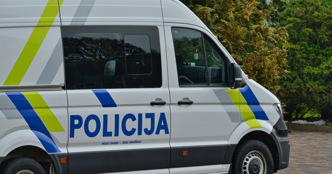 Niezidentyfikowany wrak dorna znaleziony na Łotwie. Służby w akcji