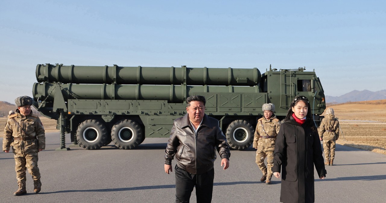 Kim Dzong Un z córką na testach ważnej broni