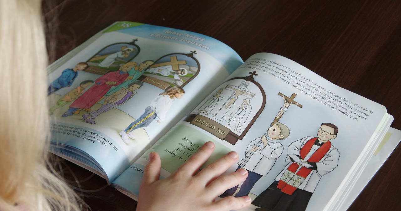 "Setki tysięcy podpisów zlekceważonych!". Sejmowa awantura o religię w szkole