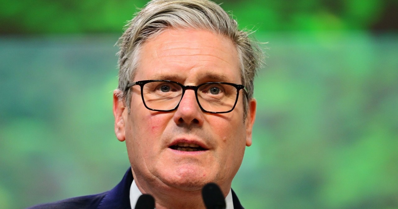 "Jednorazowe" telefony komórkowe i laptopy. Keir Starmer w Chinach jak James Bond