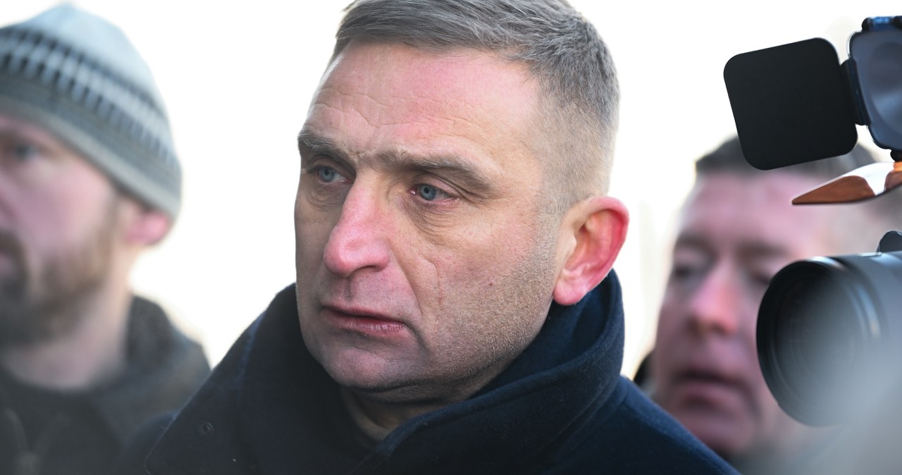 Czarne chmury nad Bąkiewiczem. Sprawą słupa granicznego zajmie się prokuratura