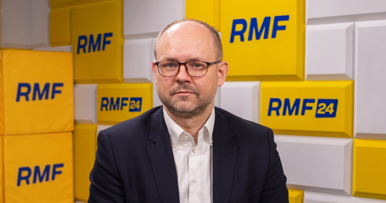 "Intelektualny oszust", "lubi obrażać". Przydacz ostro o Sikorskim