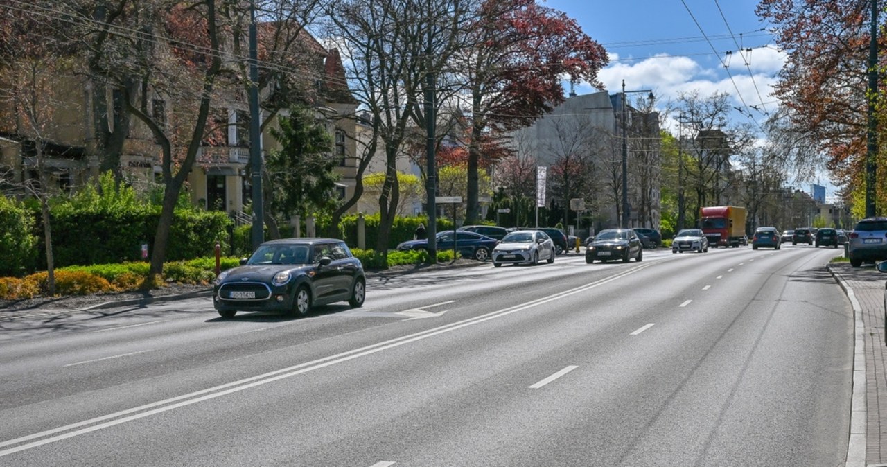 Wakacyjne utrudnienia w Sopocie. Remont Alei Niepodległości