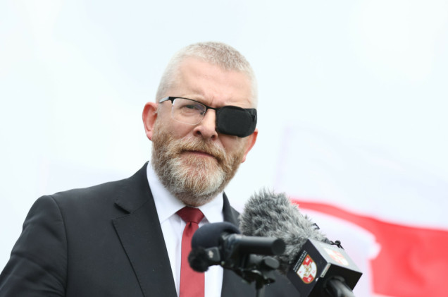 Piąte miejsce tylko dla mundurowych. Grzegorz Braun ogłasza
