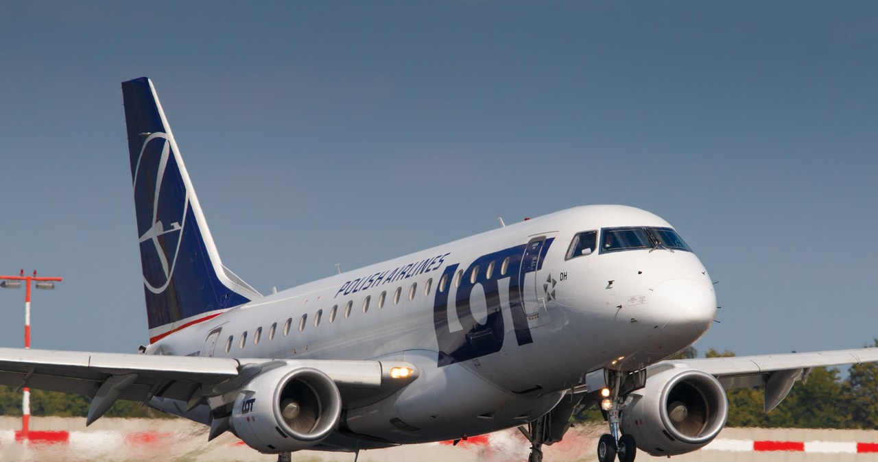 Awaryjne lądowanie samolotu na warszawskim Okęciu