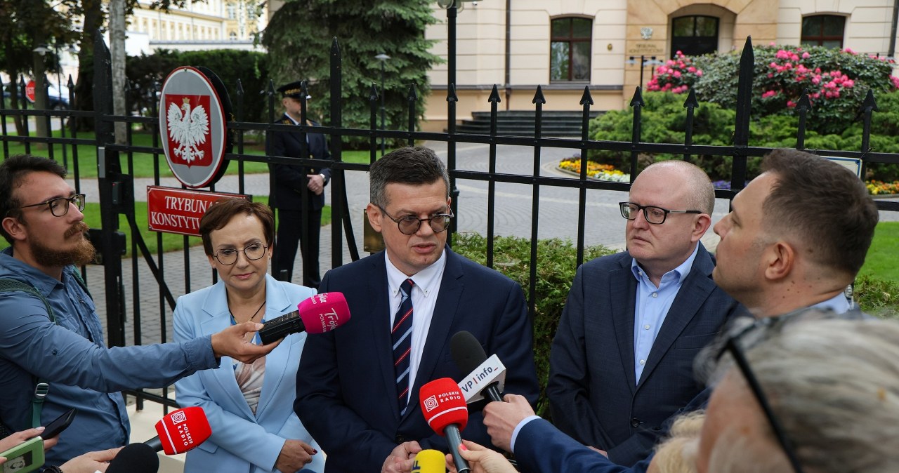 Sędziowie pojawili się przed Trybunałem. "Przekazaliśmy prezesowi decyzję ETPCz"