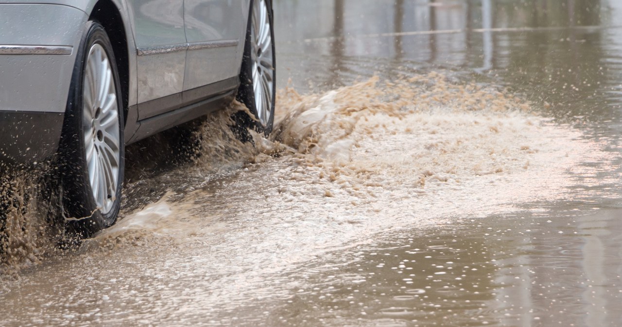 Droga ekspresowa S6 zablokowana. Rozległe zastoiska wody