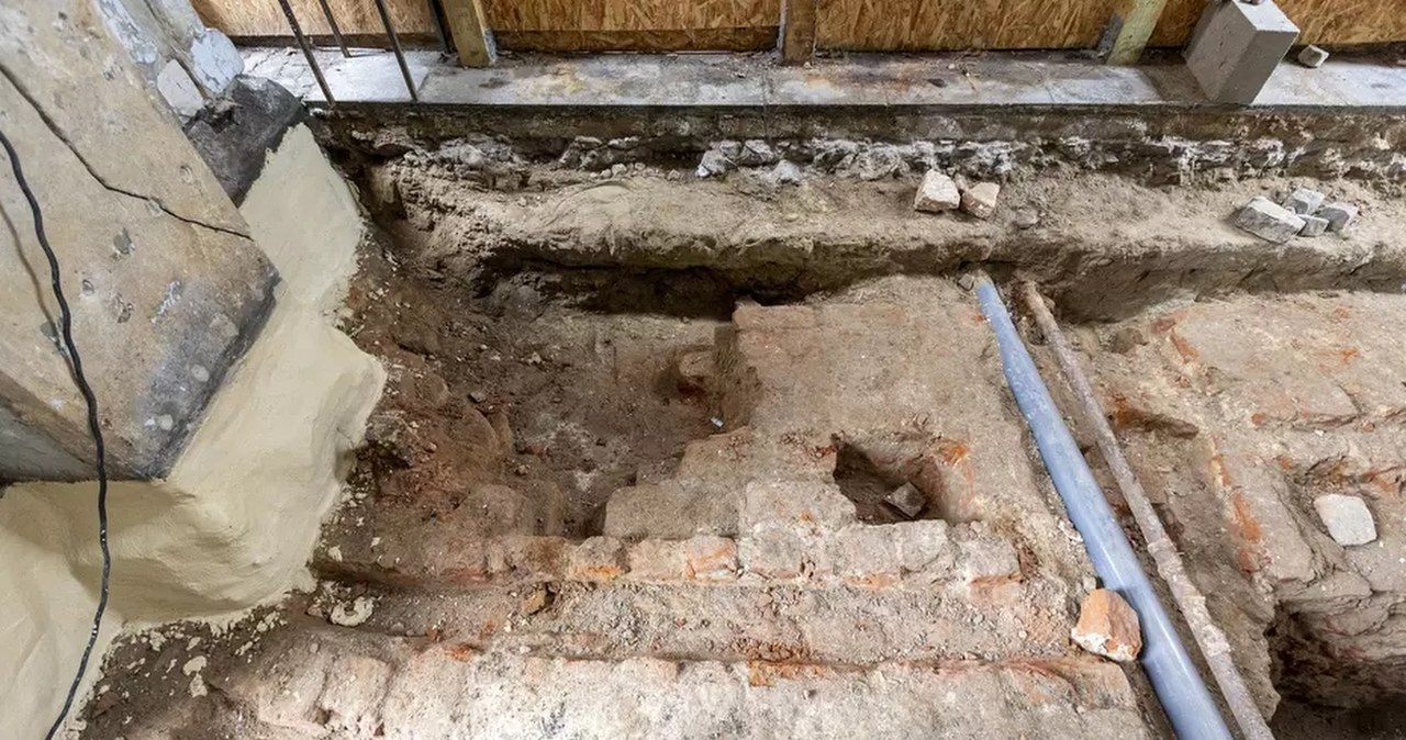 Historyczne odkrycie podczas remontu Złotej Bramy w Gdańsku