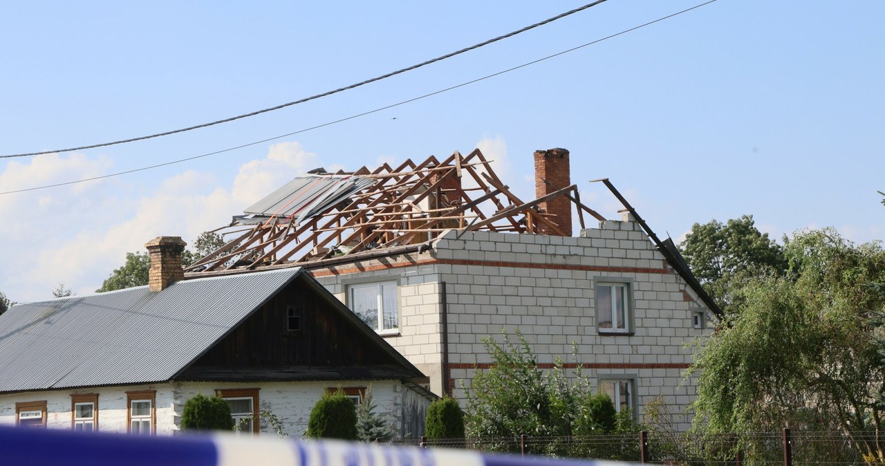 Polska miała wystrzelić trzy rakiety do rosyjskich dronów. Jedna spadła na dom w Wyrykach