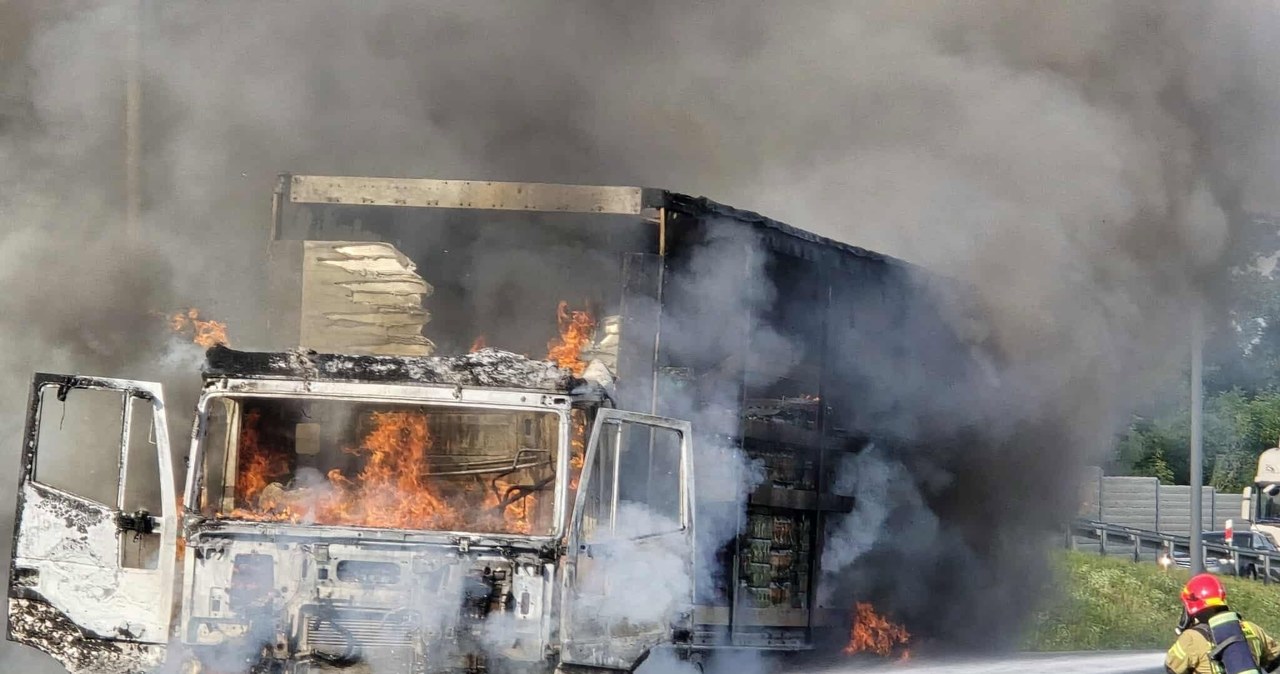 Pożar ciężarówki na A4. Duże utrudnienia dla kierowców