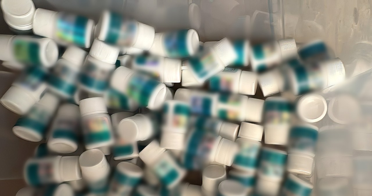 Nielegalne leki z Chin trafiały do Polaków. CBŚP rozbiło groźną grupę przestępczą