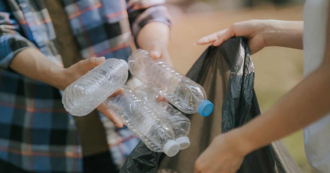 Koniec z noszeniem butelek do sklepu? Dostawcy odbiorą je z domu