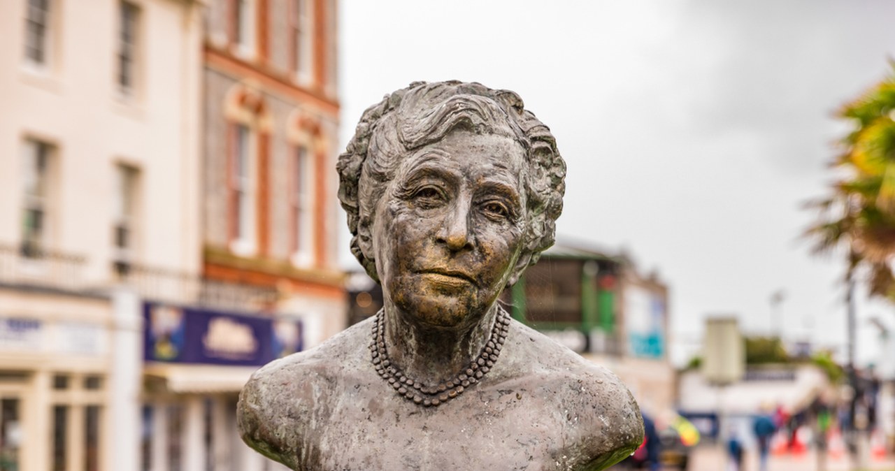 Pierwszy utwór królowej kryminałów. To wiersz, a sama autorka zmyliła tropy!