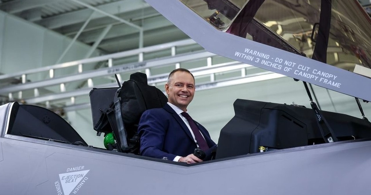 Karol Nawrocki zapozował w F-35. Wizyta przed wystąpieniem na CPAC