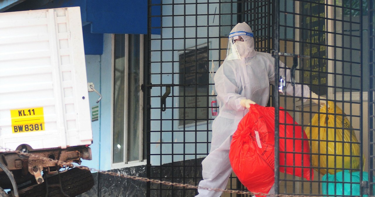 Kwarantanna i rygorystyczne procedury. Nowe przypadki wirusa Nipah w Indiach