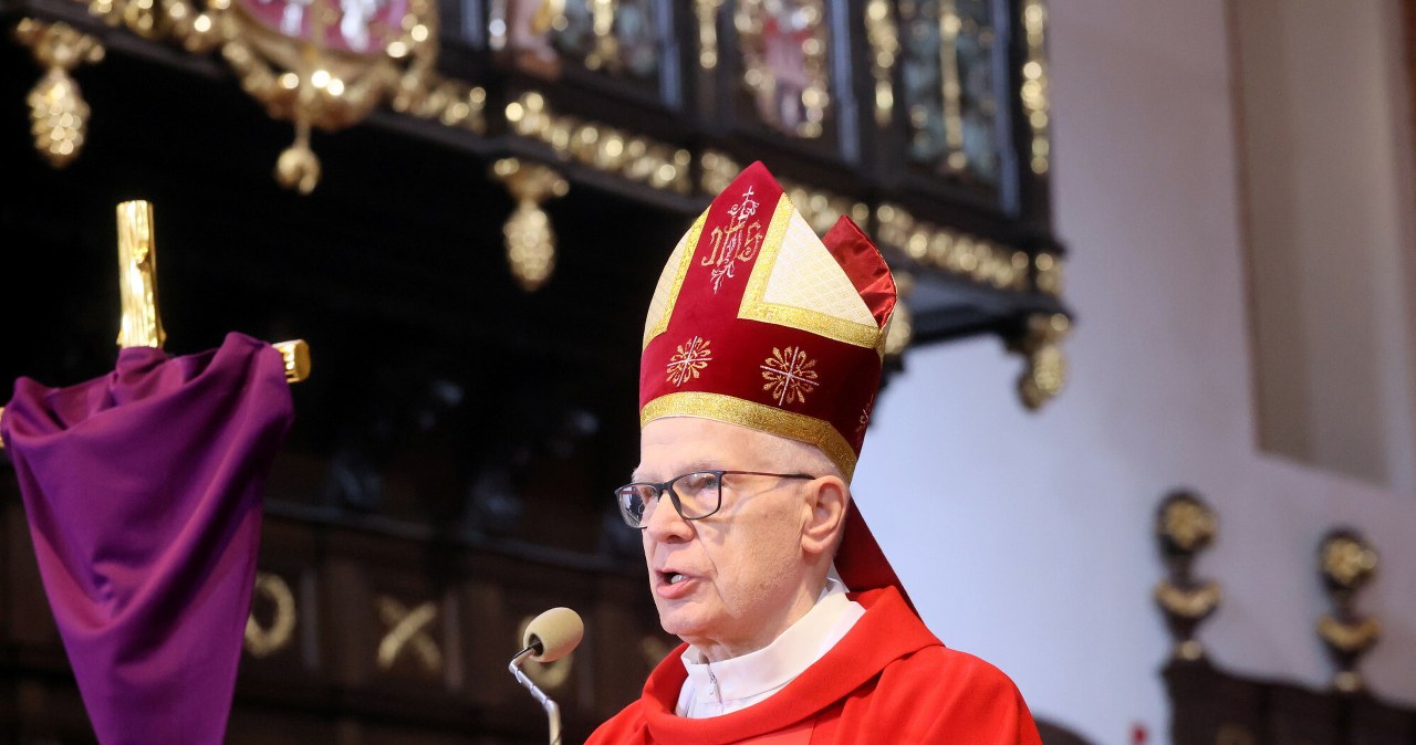 "Postać wielobarwna, bliski współpracownik Jana Pawła II". Abp Michalik we wspomnieniach