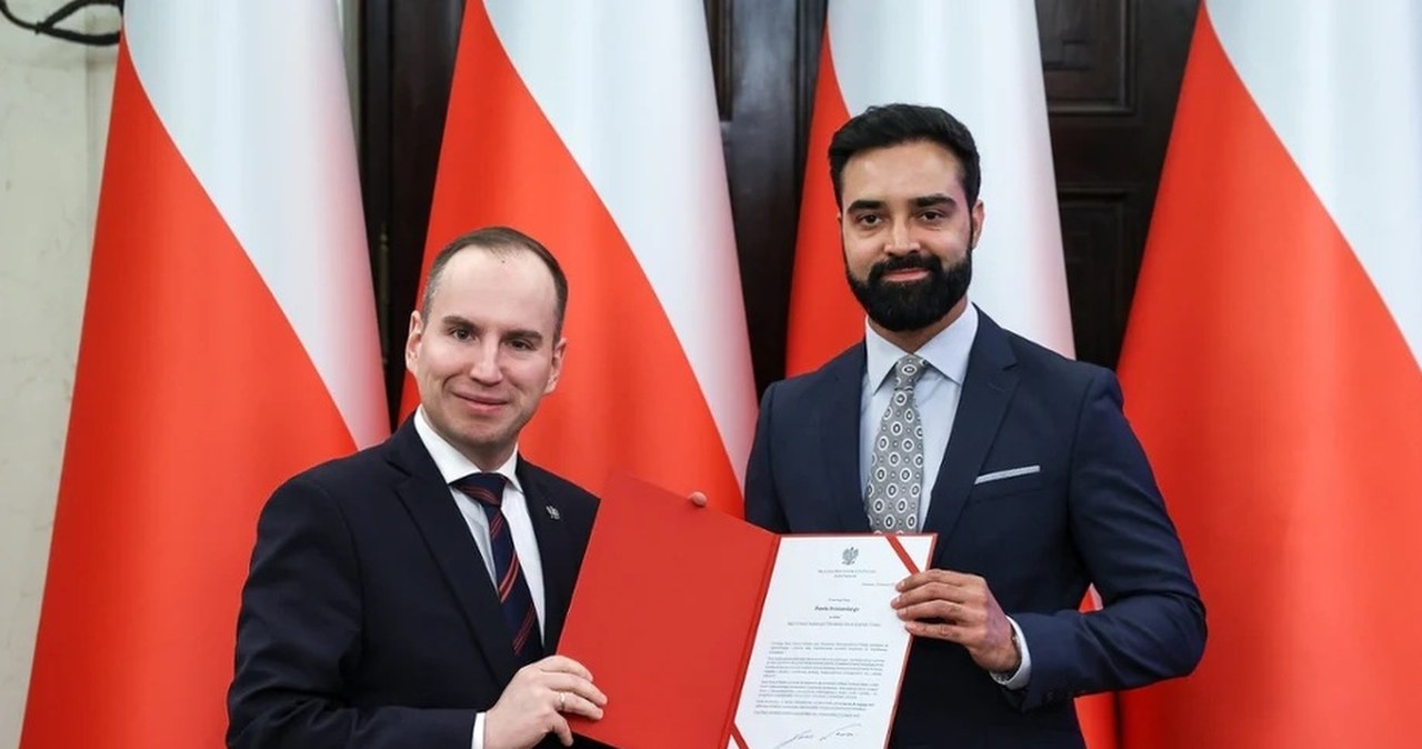 Kontrowersyjny youtuber nie opuści prezydenckiej rady