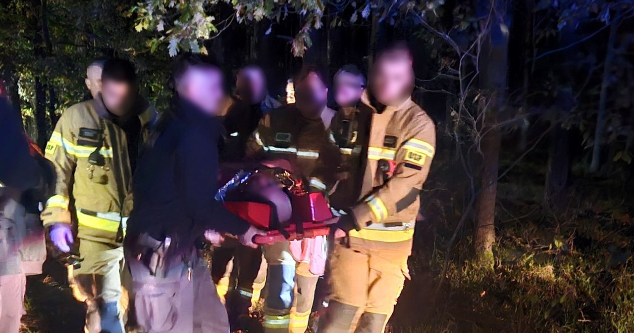 Nocny alarm ws. grzybiarza. Mężczyznę wyniesiono na noszach