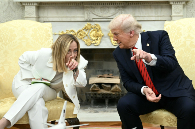 Giorgia Meloni stalkerką? Trump znów atakuje włoską premier