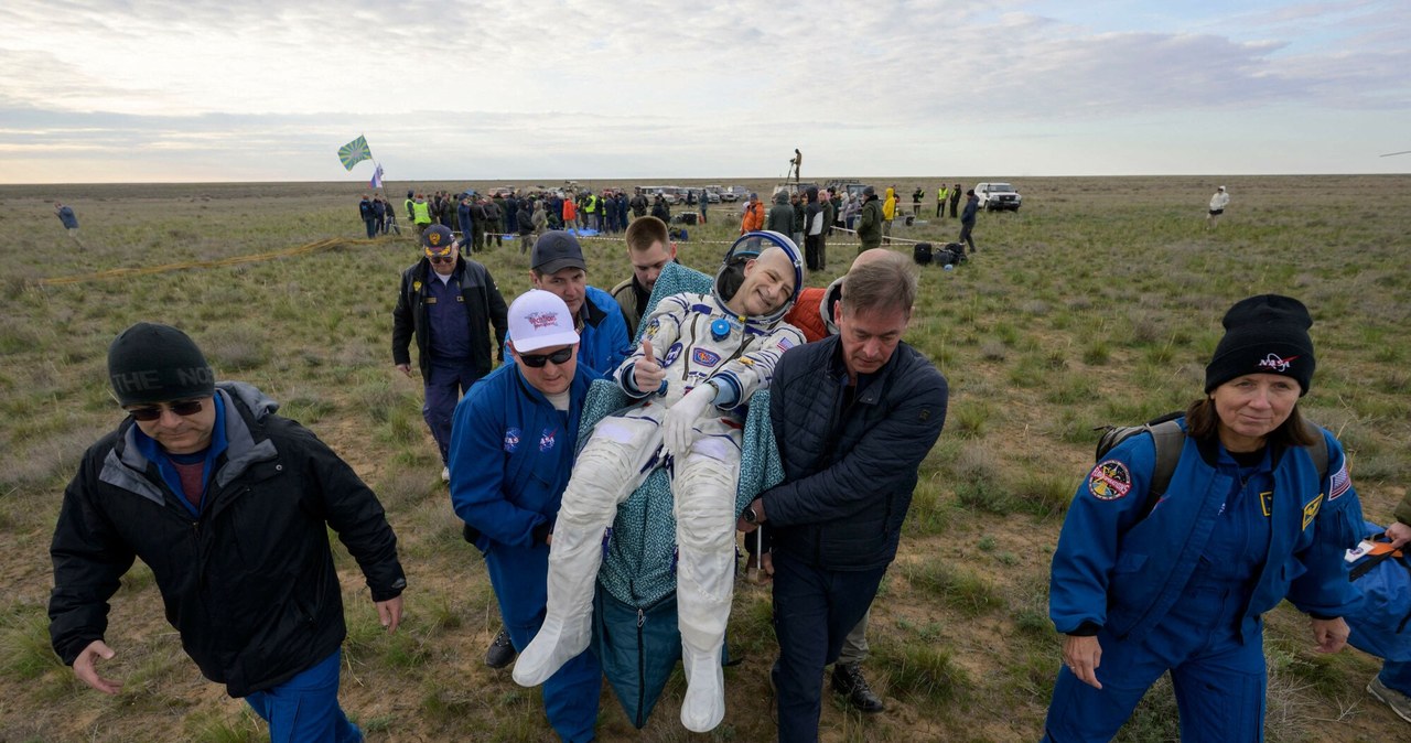 Najstarszy astronauta NASA wrócił na Ziemię w swoje 70. urodziny