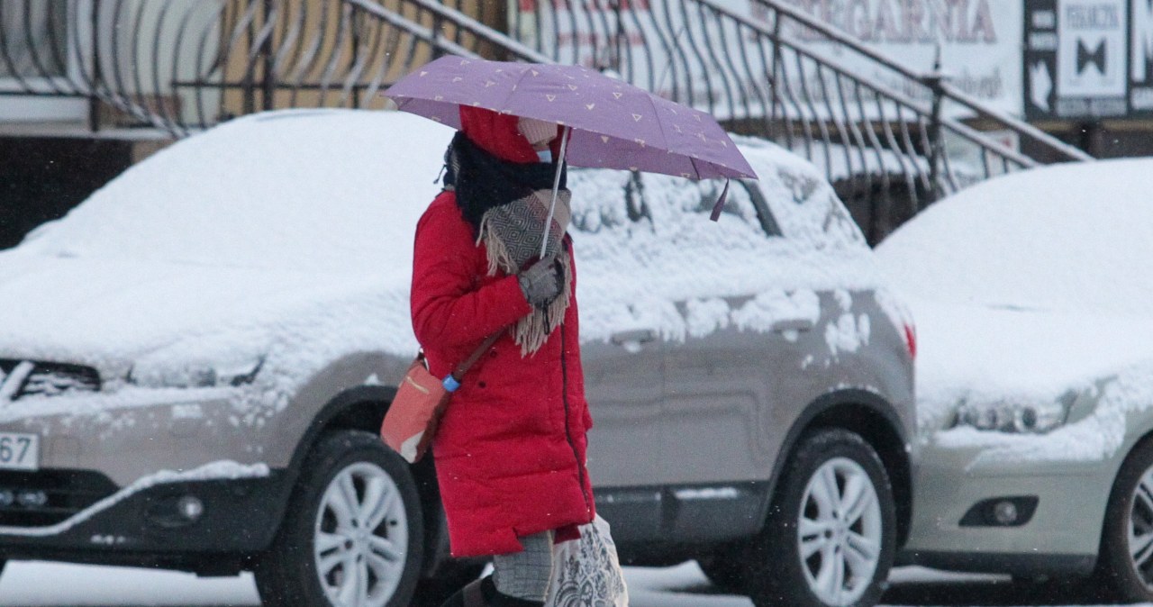 Już spadło 18 cm śniegu, IMGW wydało kolejne ostrzeżenia. To będzie ciężka doba na Warmii i Mazurach