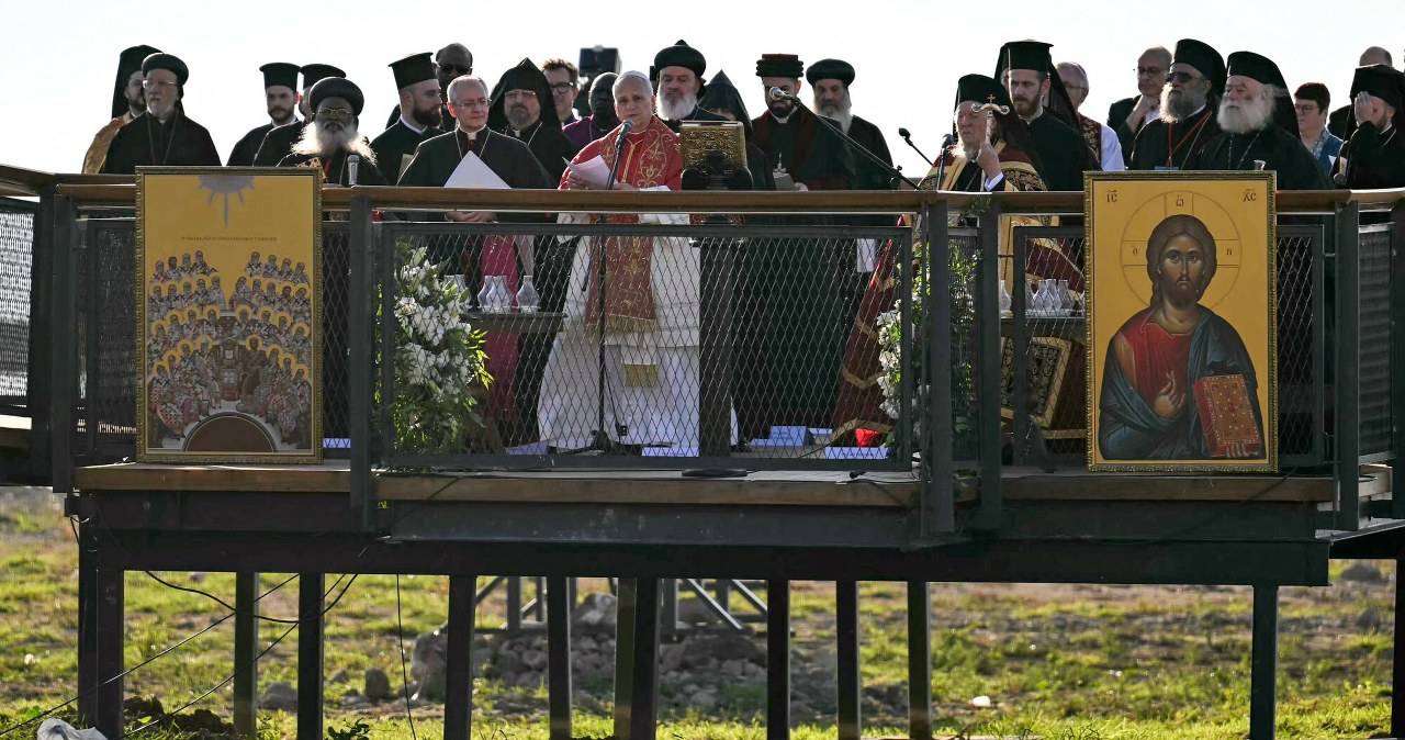 ​Papież w Turcji. Religia nie może usprawiedliwiać wojny i przemocy