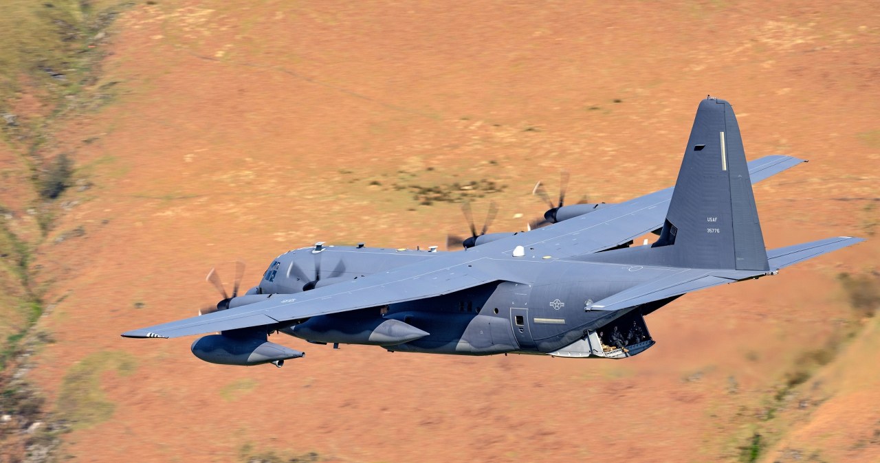 Kulisy misji ratunkowej USA w Iranie. Samoloty zniszczone, żołnierz uratowany