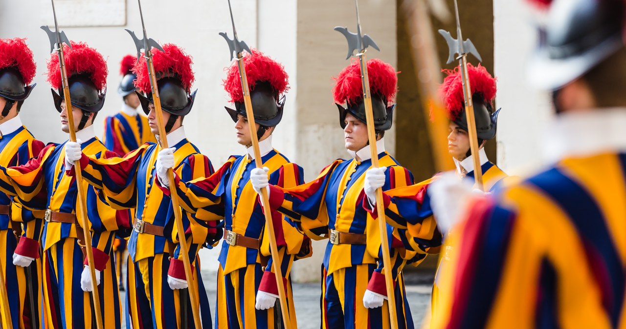 Rewolucyjna zmiana w Gwardii Szwajcarskiej. A właściwie w garderobie
