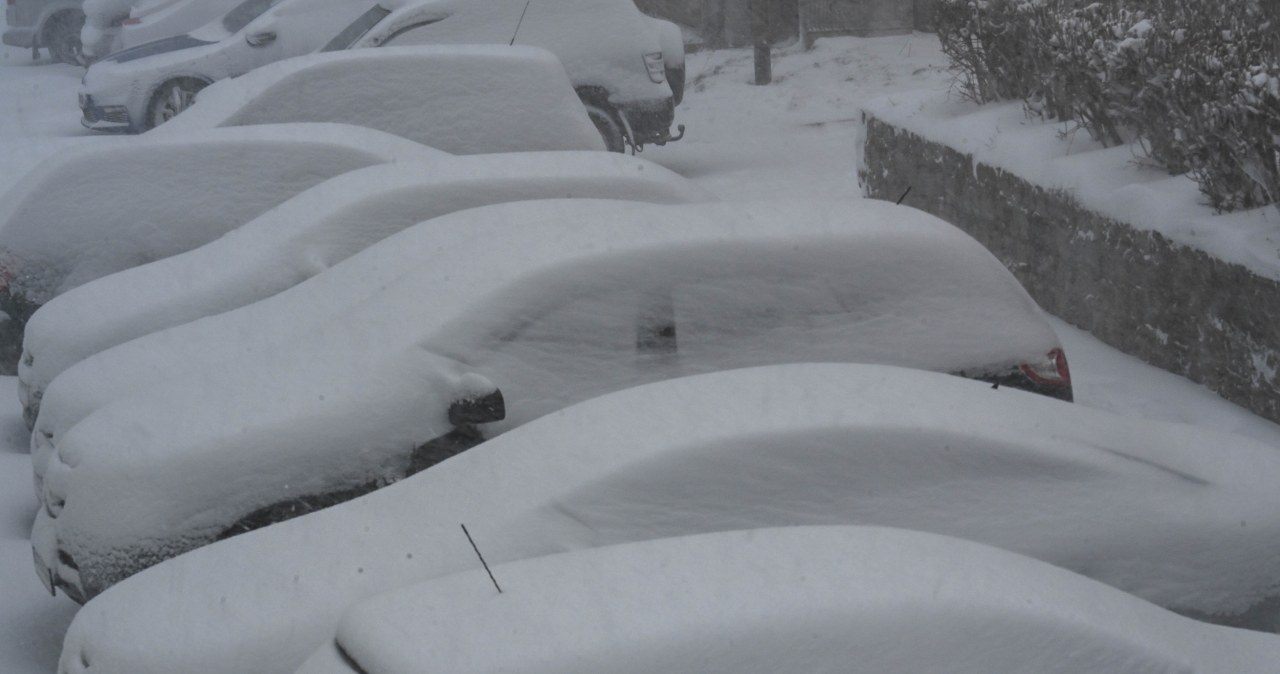 Alerty III stopnia. Spadnie nawet pół metra śniegu